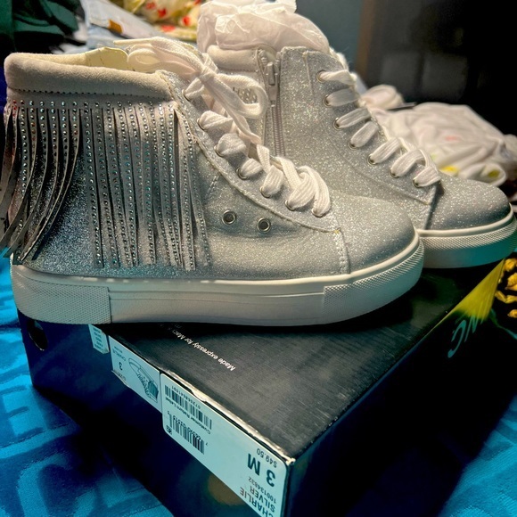 Inc Charlie Silver Sneakers Girl size 3 - Picture 1 of 3